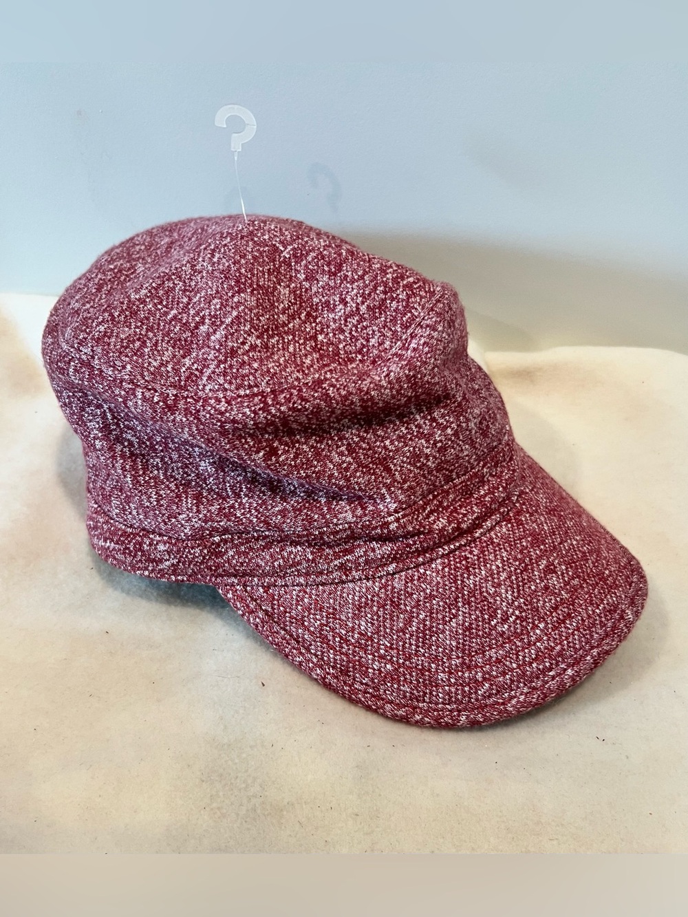Duluth Trading Co Women’s Red and Beige Knit Cadet Cap